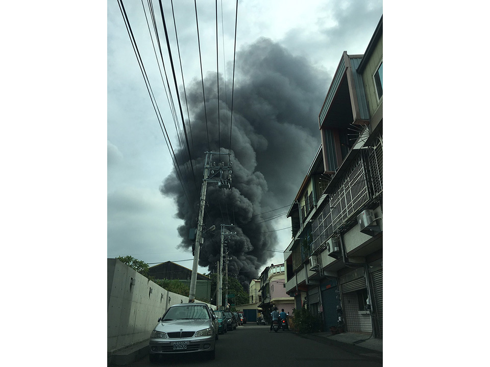 花壇菜瓜布工廠鍋爐爆炸 300坪遭火噬5員工燒傷送