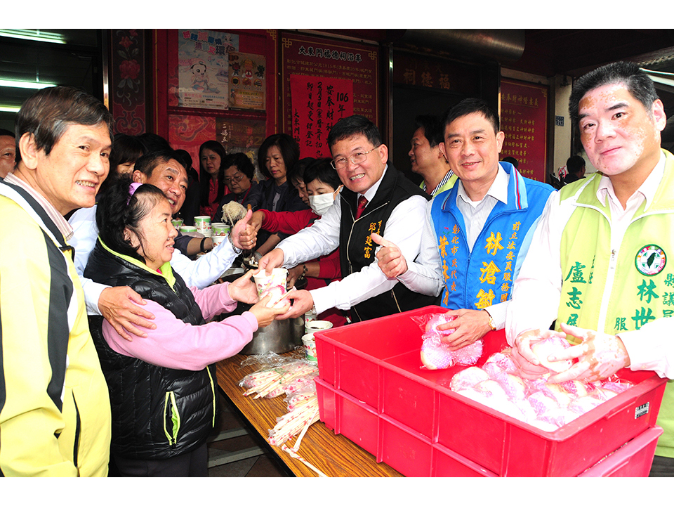 農曆尾牙想要祈來年發財 去大東門土地公拜麻糬