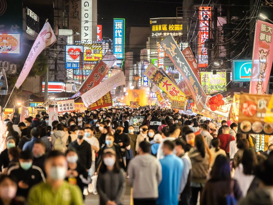 「返鄉年味」嘉義夜市人潮擠爆 市府好緊張