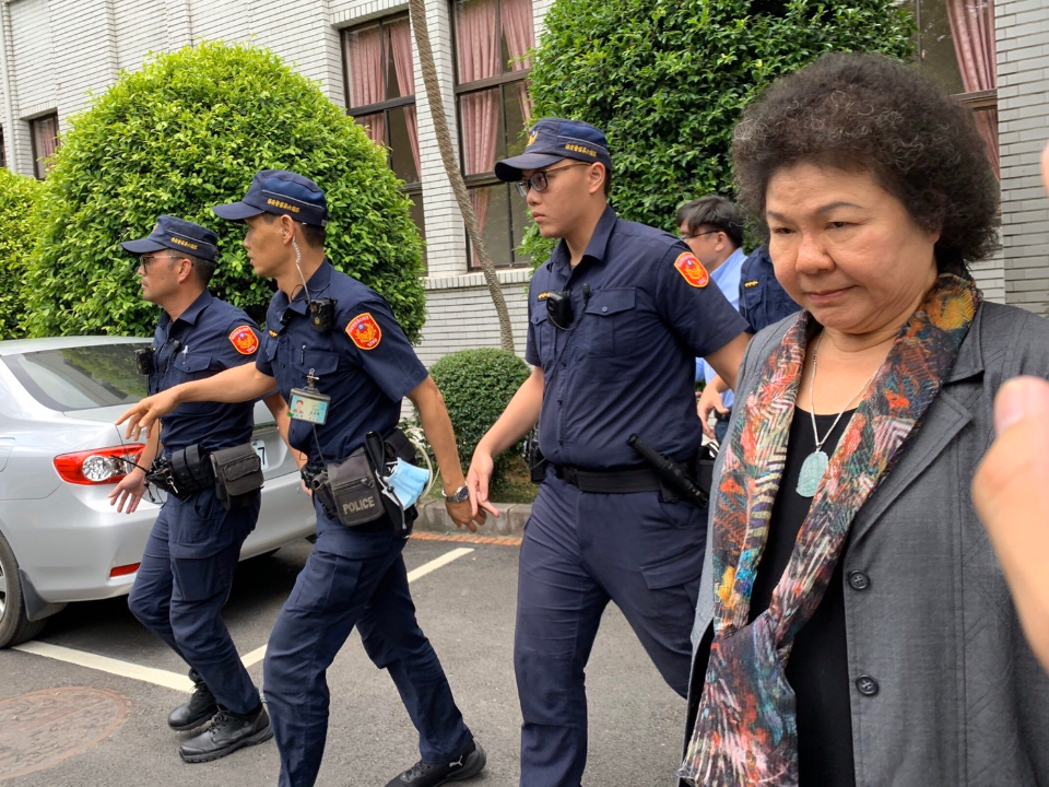 上千名警力護陳菊進立院 國民黨團批「警察國家再現」