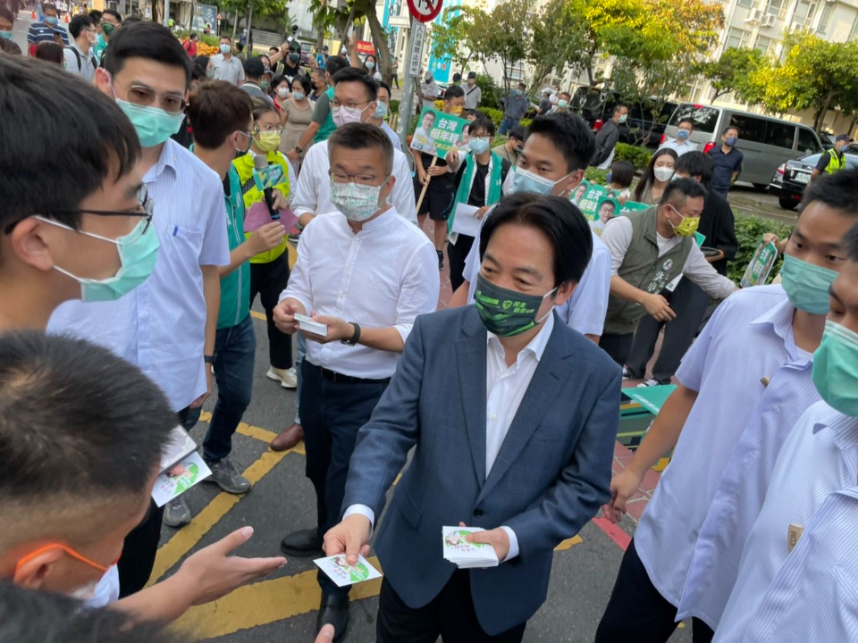 賴清德街頭宣講 百名維安繃緊神經