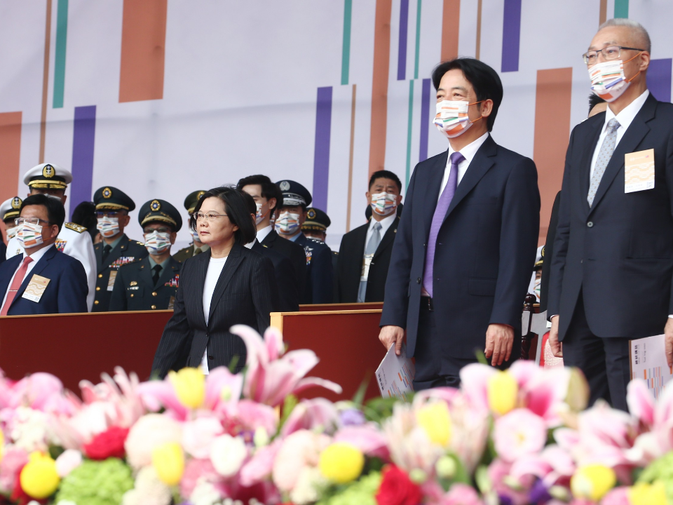 國慶大會朝野領袖同台 馬英九民進黨場外互批