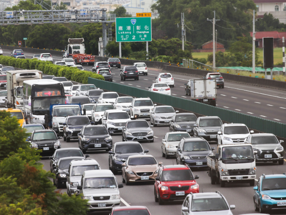 幸福公鹿！公路總局春運計畫 八卦山月影燈季夯避塞車