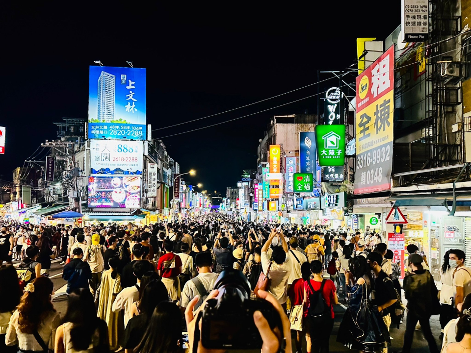 士林夜市大復活？照片震撼當地人：800年沒這麼熱鬧