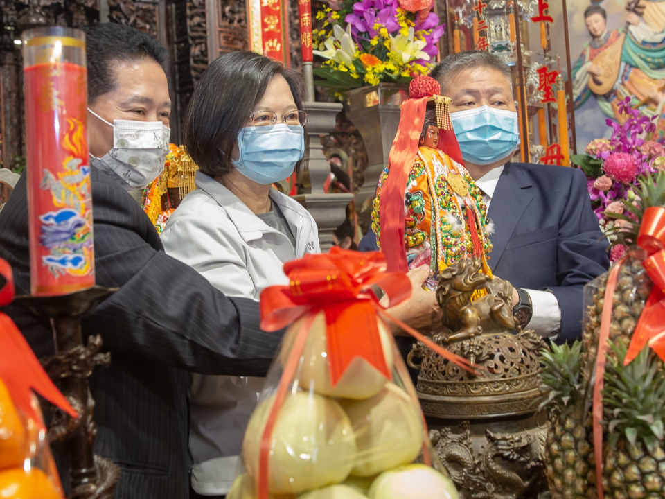 與神同行！恭請大甲媽出神龕 蔡英文祈雨解決台灣缺水