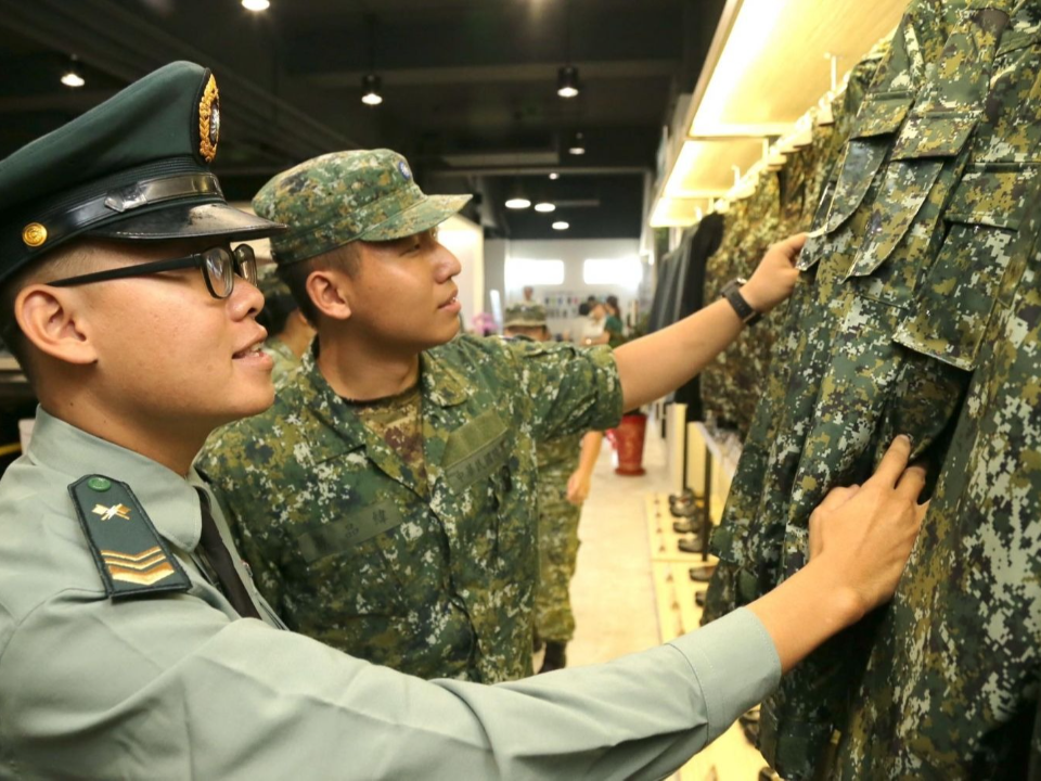 國軍軍服「直營店」開幕  網路訂、宅配到家超便利