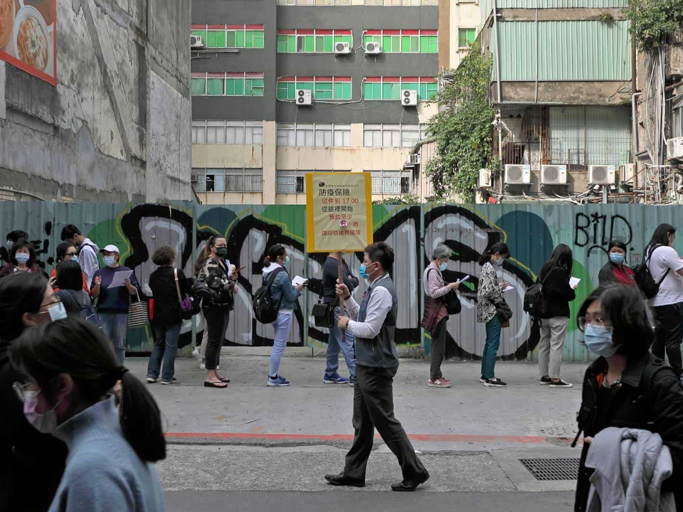 疫情擴大！台產防疫神單 理賠率極低