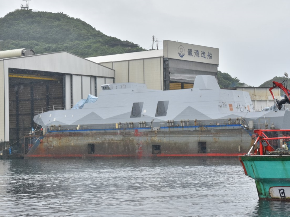 海軍700噸航母殺手 量產型沱江艦曝光