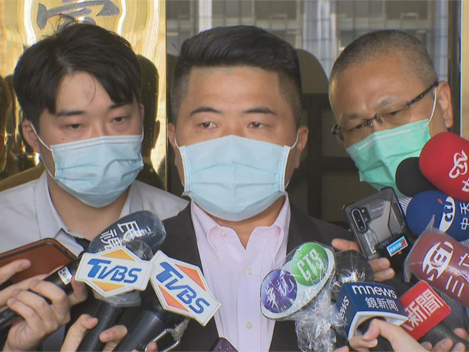 「嗯哼」聲今北上應訊 顏寬恒出庭痛批：浪費司法資源