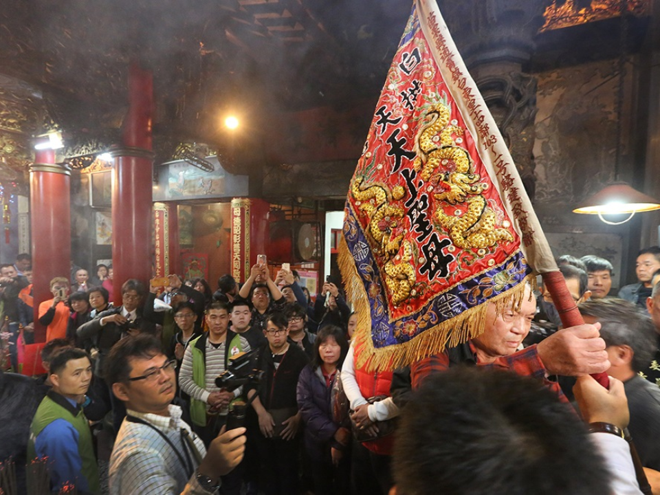 白沙屯媽祖婆進香 拱天宮「放頭旗」揭開序幕 