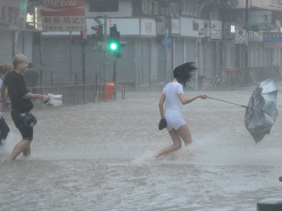 雷雨胞趨近台灣！高雄強降雨達365毫米 