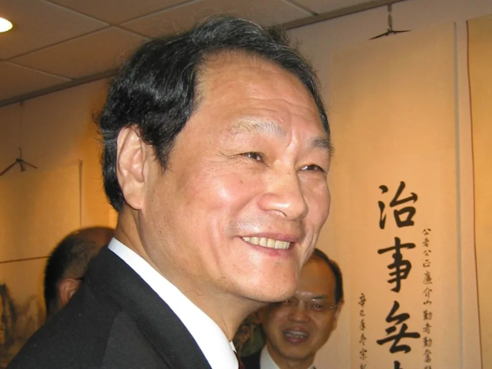 鄭深池突請辭長榮國際董座