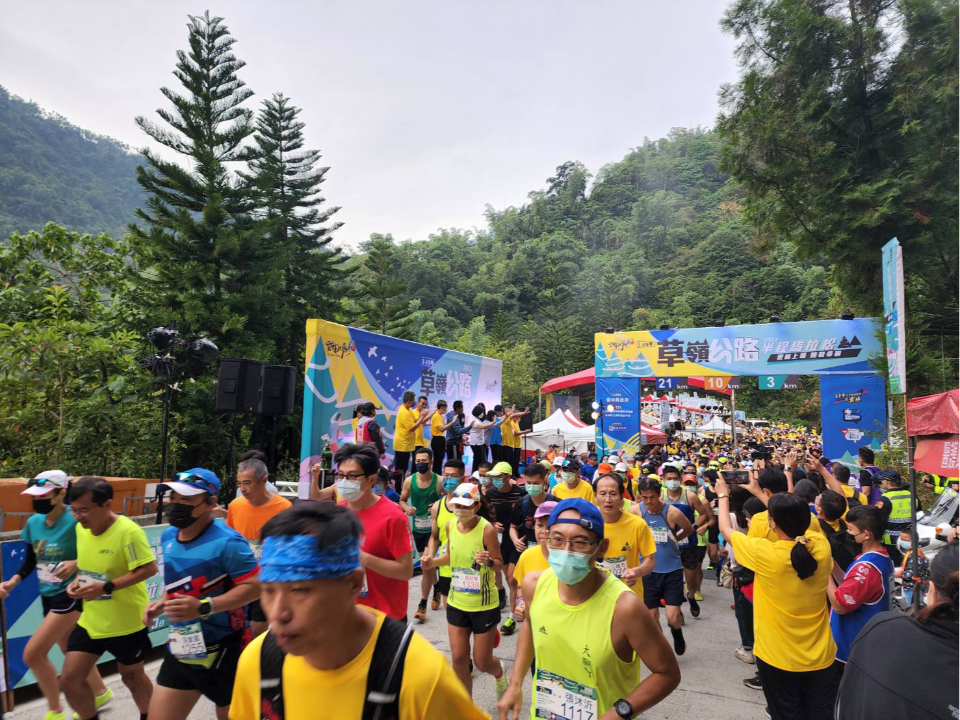 雲林149甲草嶺公路半程馬拉松 1800跑友齊聚雲林