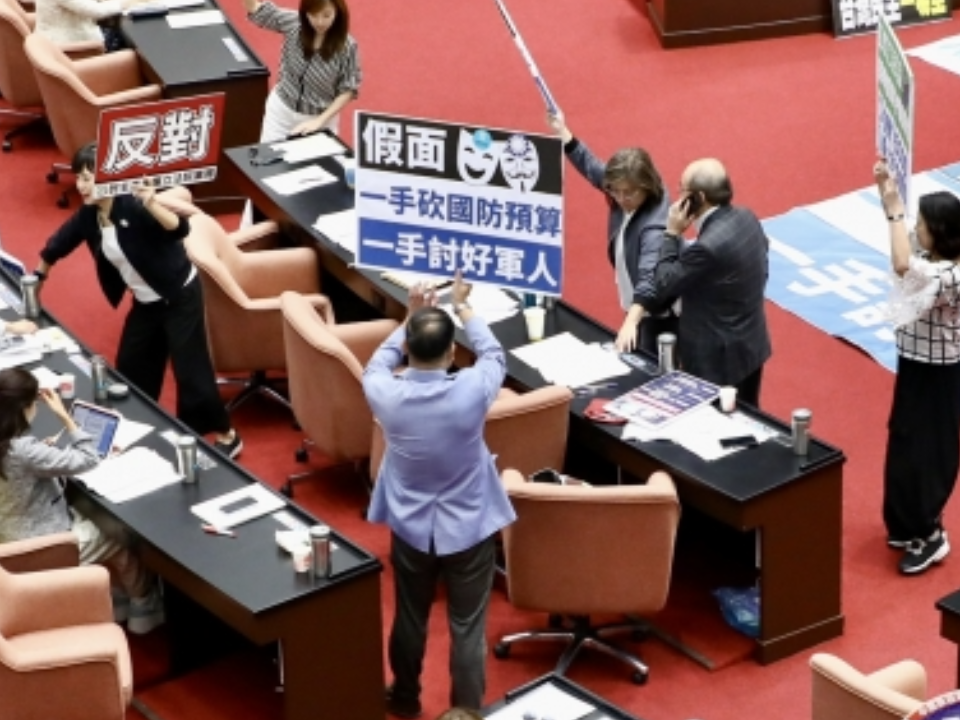 提升國軍招募誘因 軍人加薪三讀通過 每月多三萬加給