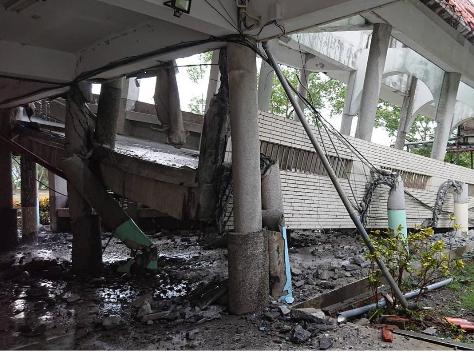 花蓮有國小被震塌！玉里鎮明起停班課