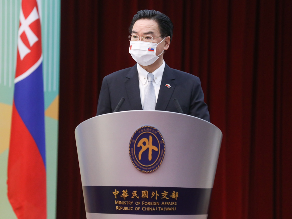 台灣芒果在澳門「被確診」吳釗燮諷：PCR鼻孔要戳哪？