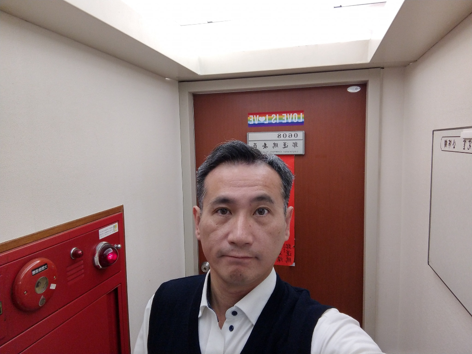 被虧選市長只為女孩抬 鄭運鵬：動過椎間盤手術無法同樂 